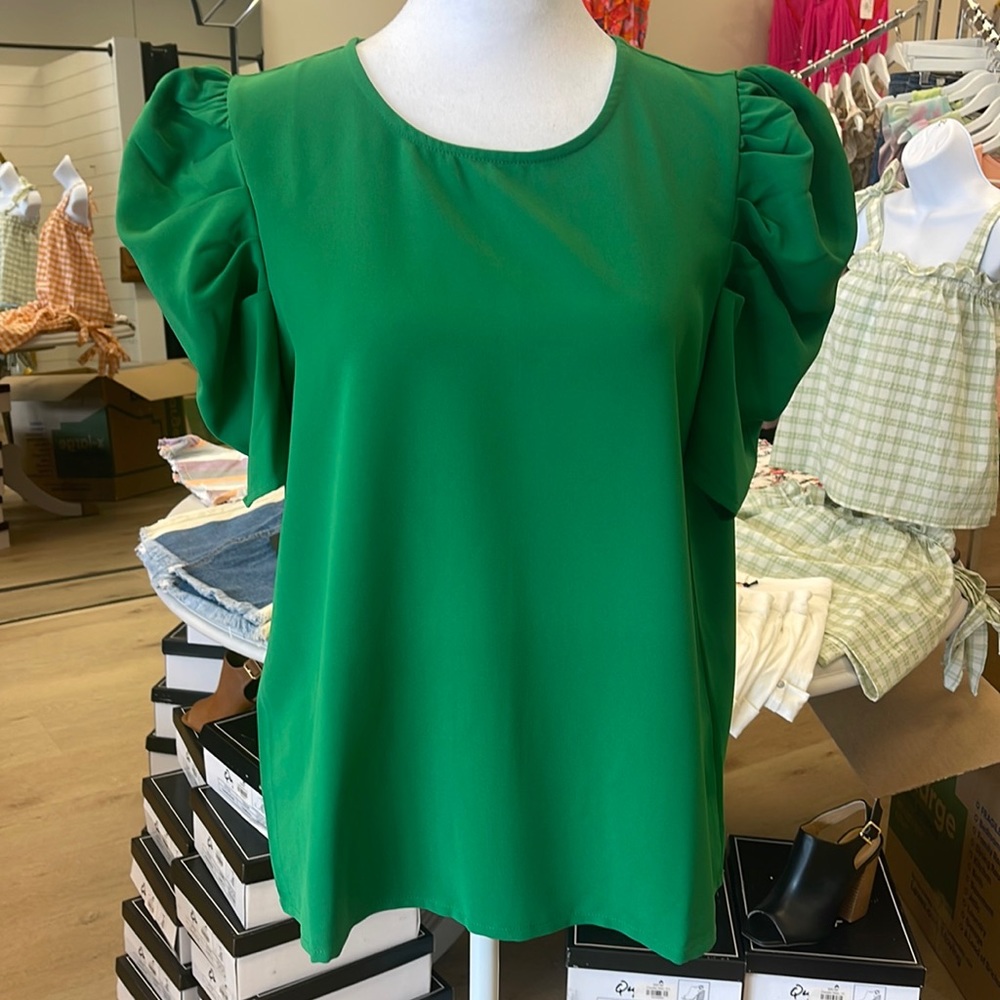 💗💗 Green Top!